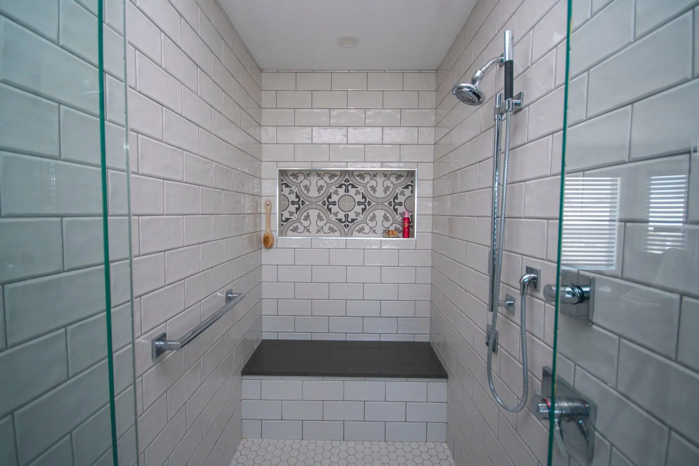 Alberta View Ensuite — photograph 1