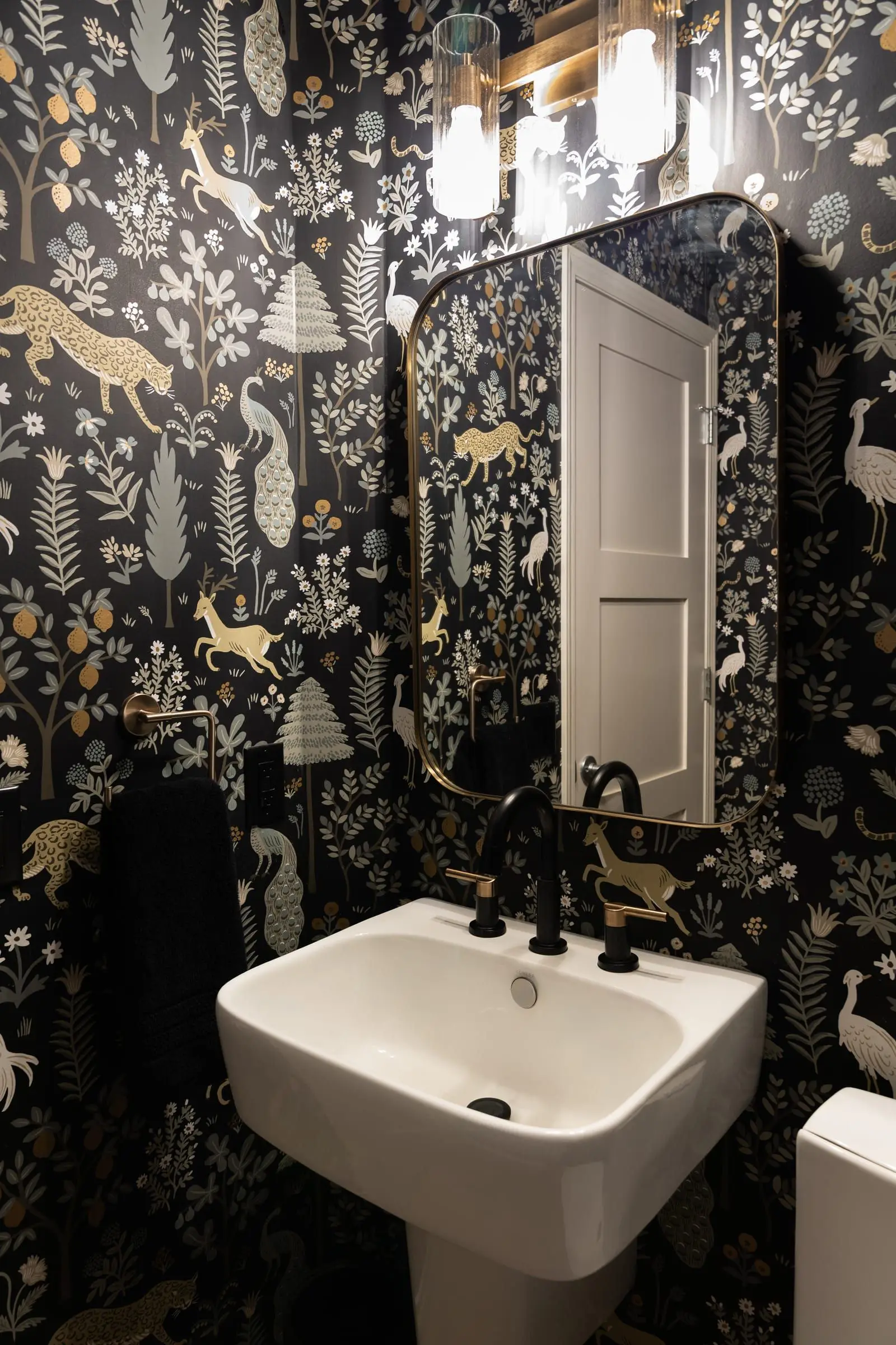 Italiano Bellissima Powder Room